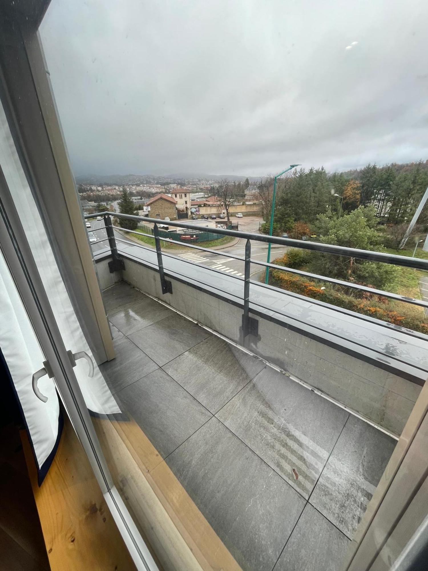 Le Salvador - Appart'Hotel De 18M2 A 44M2 La Talaudiere Exterior foto